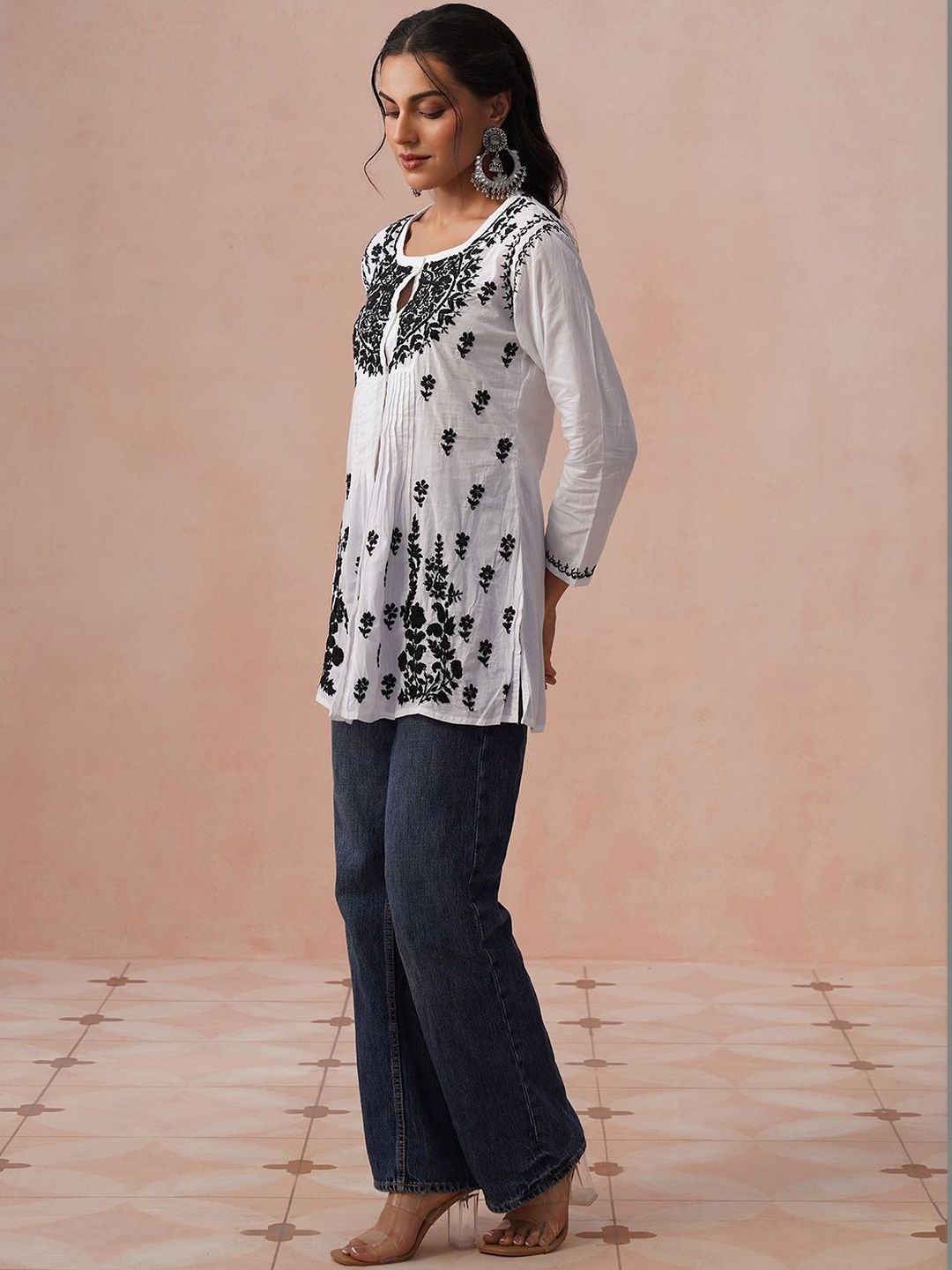 House of Chikankari Women Embroidered Chikankari Kurta
