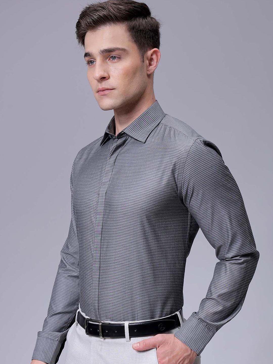 The Indian Garage Co. X Luxe Men Slim Fit Cutaway Collar Textured Formal Shirt