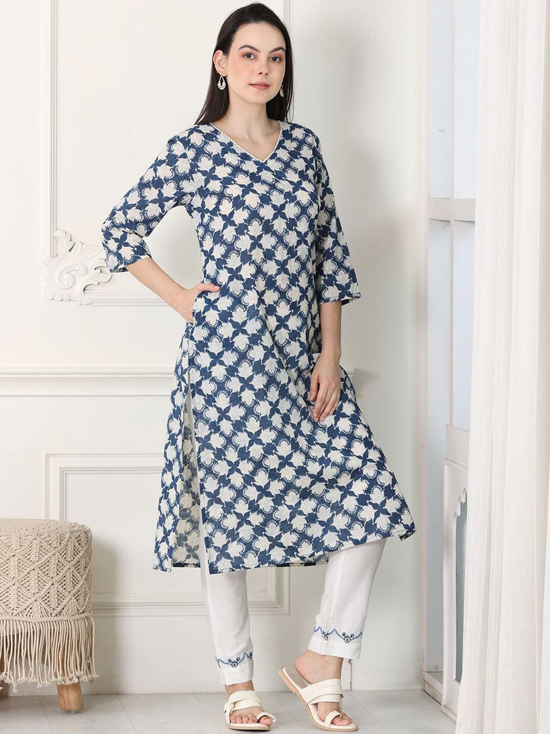 W Women Geometric Flared Sleeves Kurta