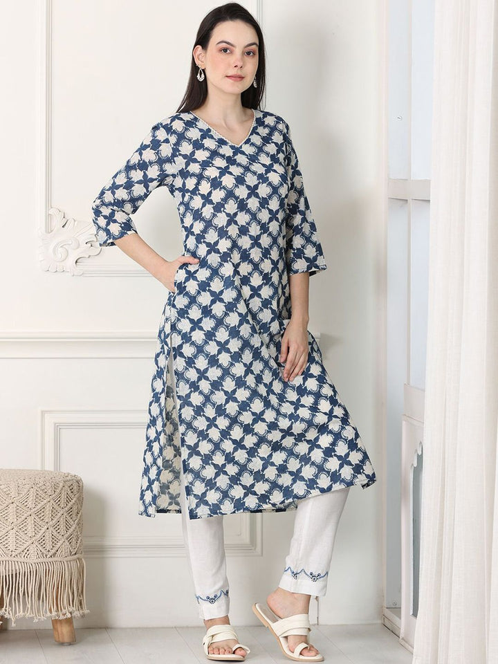 W Women Geometric Flared Sleeves Kurta