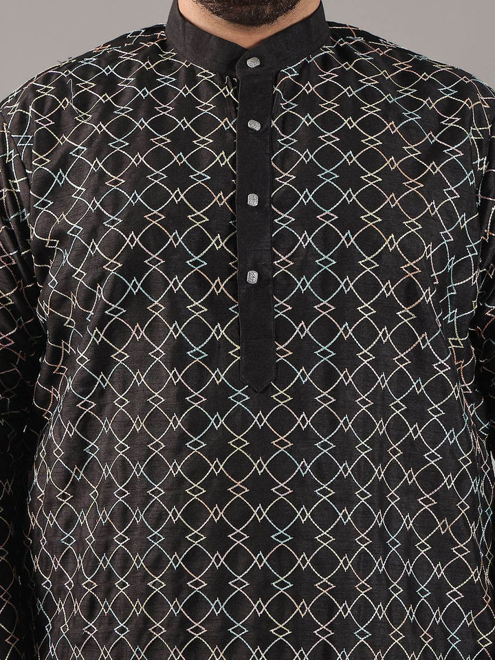 SOJANYA PLUS Size Geometric Embroidered Band Collar Thread Work Straight Kurta