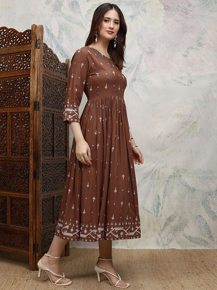 Vishudh Women Ethnic Motifs Embroidered Maxi Dress