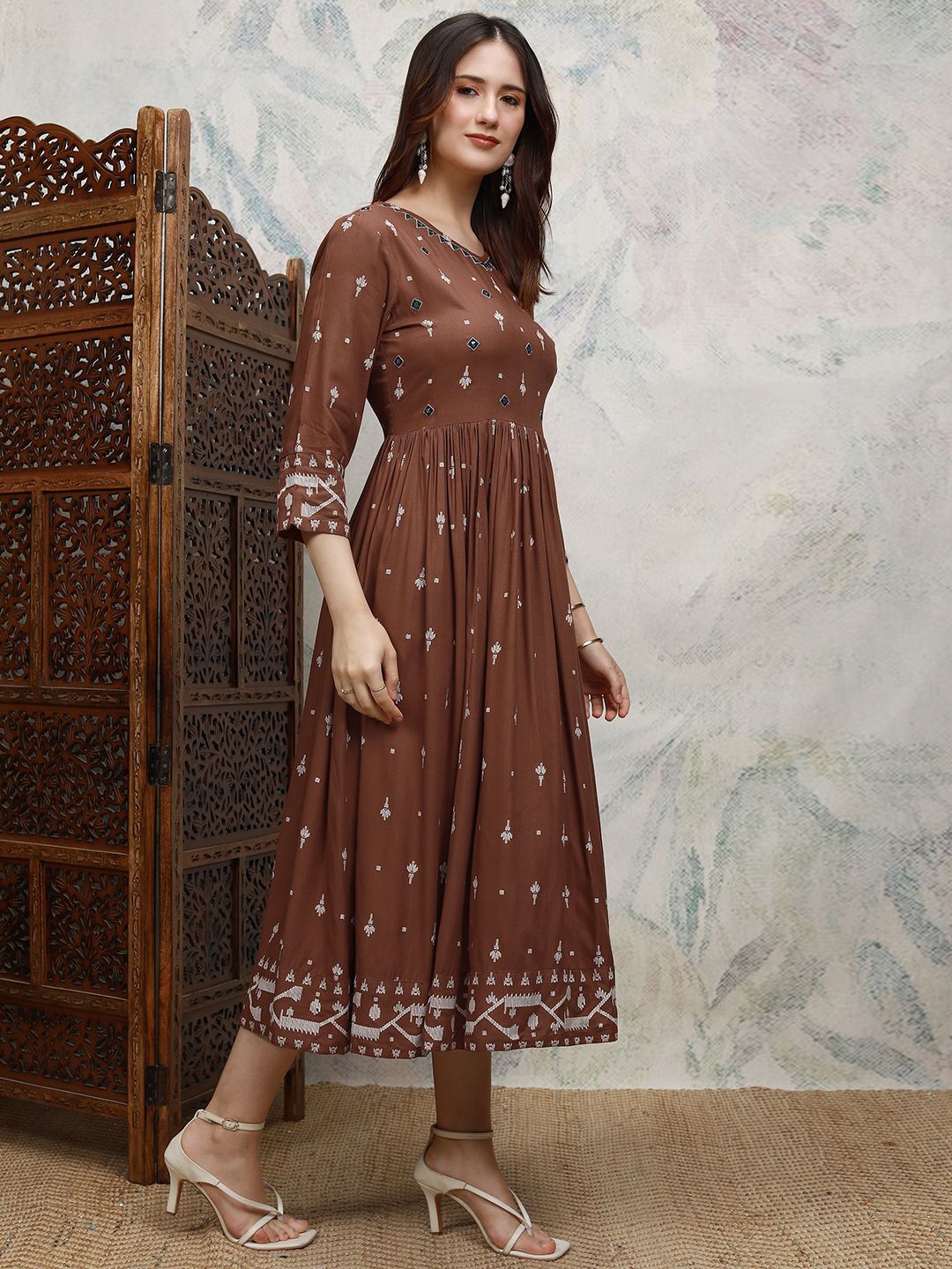 Vishudh Women Ethnic Motifs Embroidered Maxi Dress