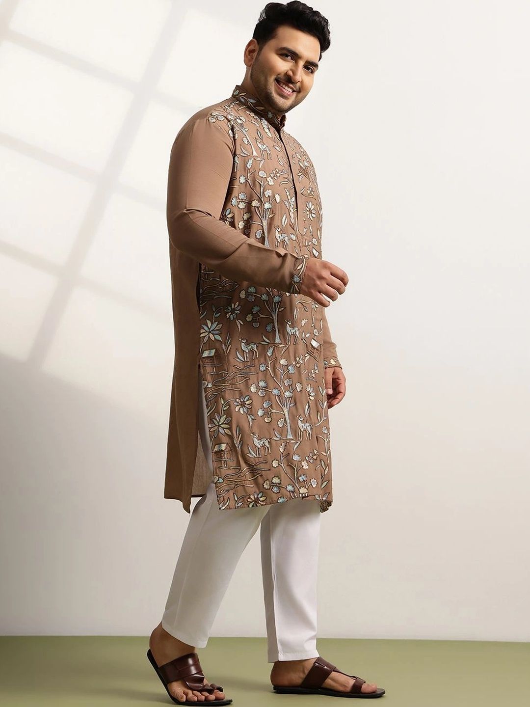 SOJANYA PLUS Men Floral Embroidered Thread Work Indie Florals Kurta