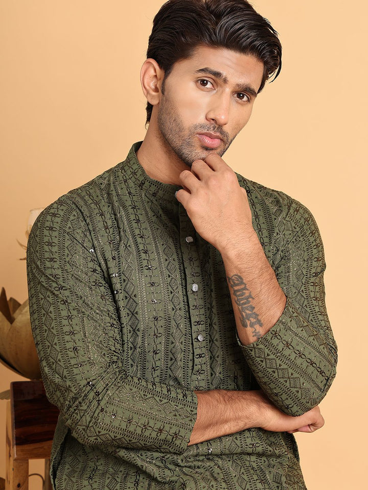 Jompers Men Embroidered Regular Sequinned Kurta with Pyjamas