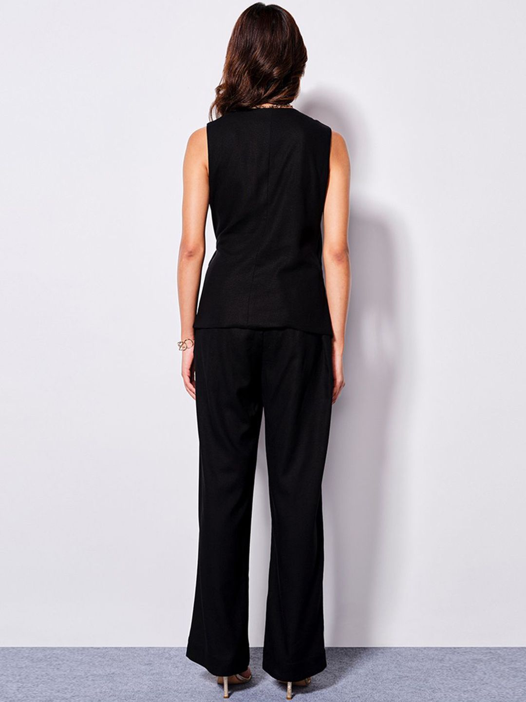 AND V-Neck Sleeveless Top & Trousers