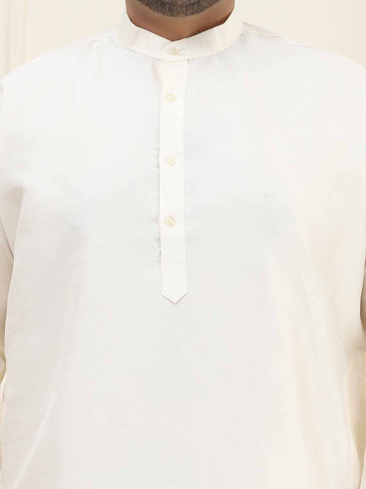 SOJANYA Plus Mandarin Collar Long Sleeves Straight Kurta