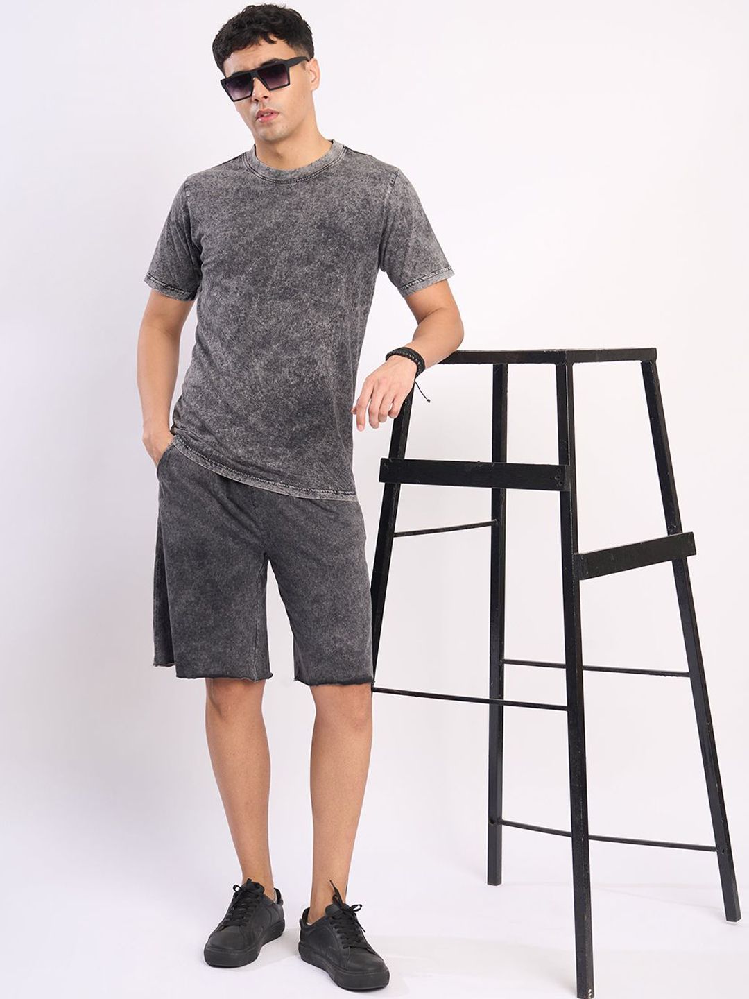 Bene Kleed Men Washed Raw Edge Shorts