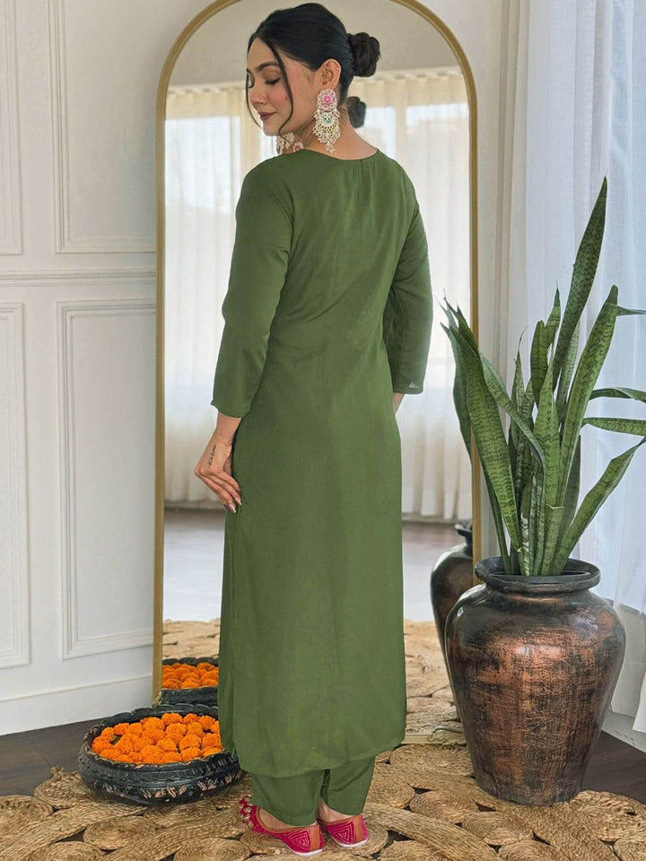 KALINI Women Floral Embroidered Regular Chikankari Kurta with Trousers & With Dupatta