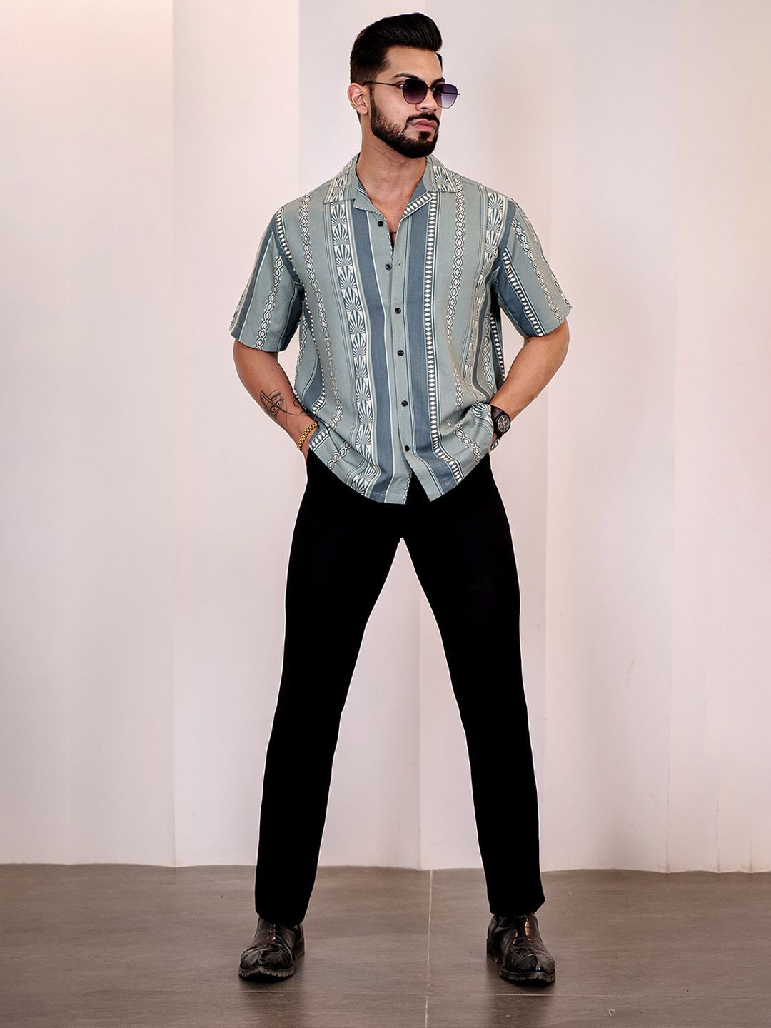 Eszett Abstract Printed Spread Collar Casual Shirt