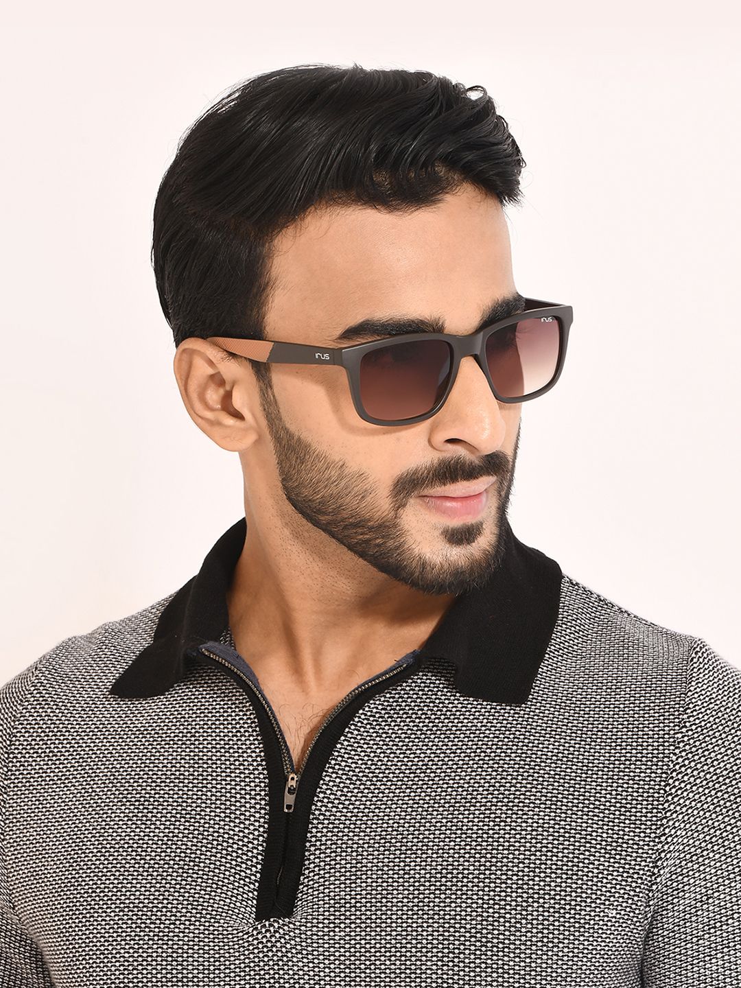 Irus oleh Idee Unisex Lens & Cermin mata hitam persegi dengan lensa terlindung UV