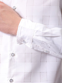 The Indian Garage Co Men Spread Collar Checked Slim Fit Shirt