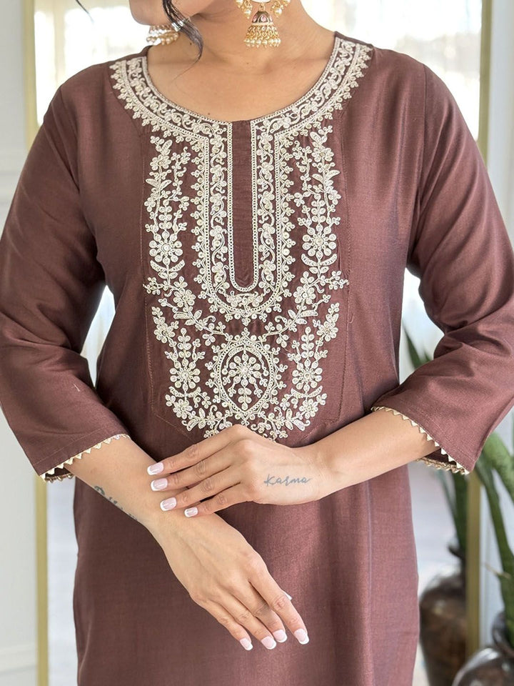 KALINI Women Ethnic Motifs Embroidered Thread Work Pure Silk Kurta Set With Dupatta