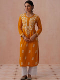 Rumah Chikankari Dihiasi Viscose Rayon Kurta Panjang Betis Lurus