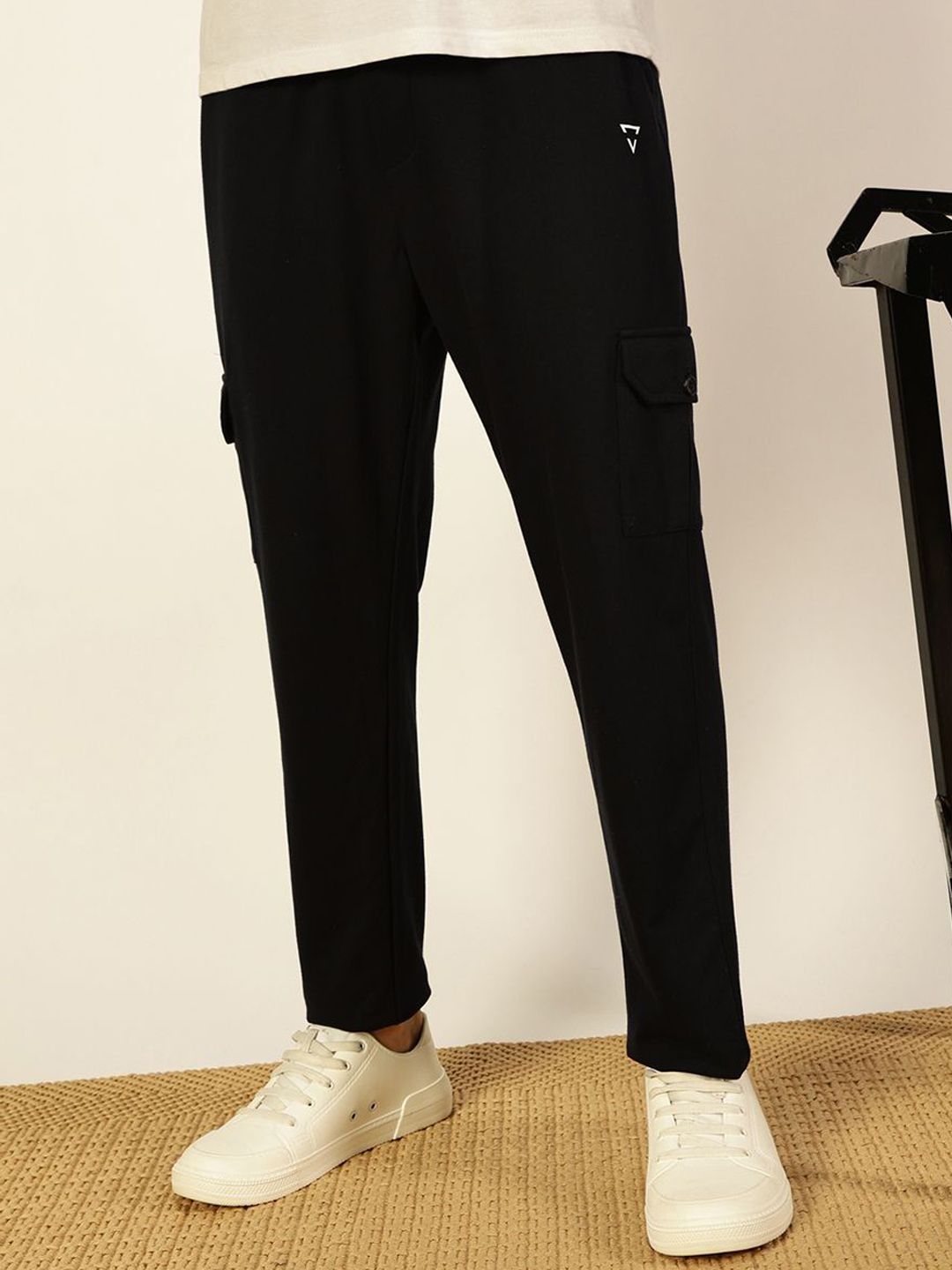 Thomas Scott Men Mid-Rise Track Pants