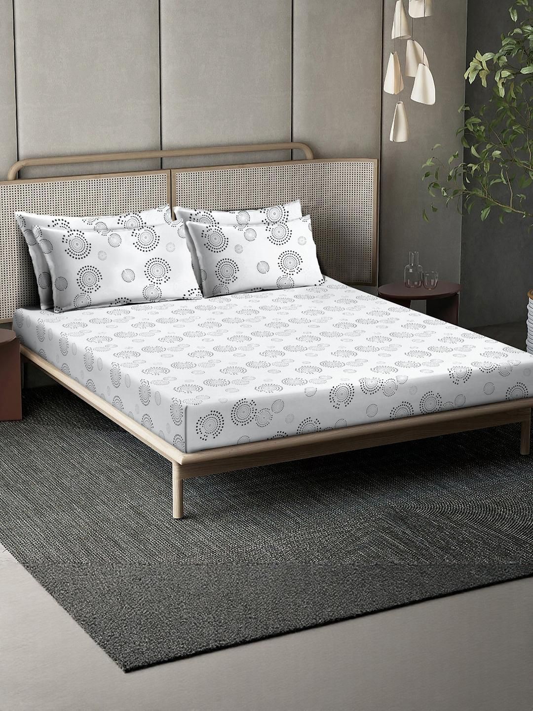 KLOTTHE White Printed Fitted 400TC Pure Cotton Super King Bedsheet & 4 Pillow Covers