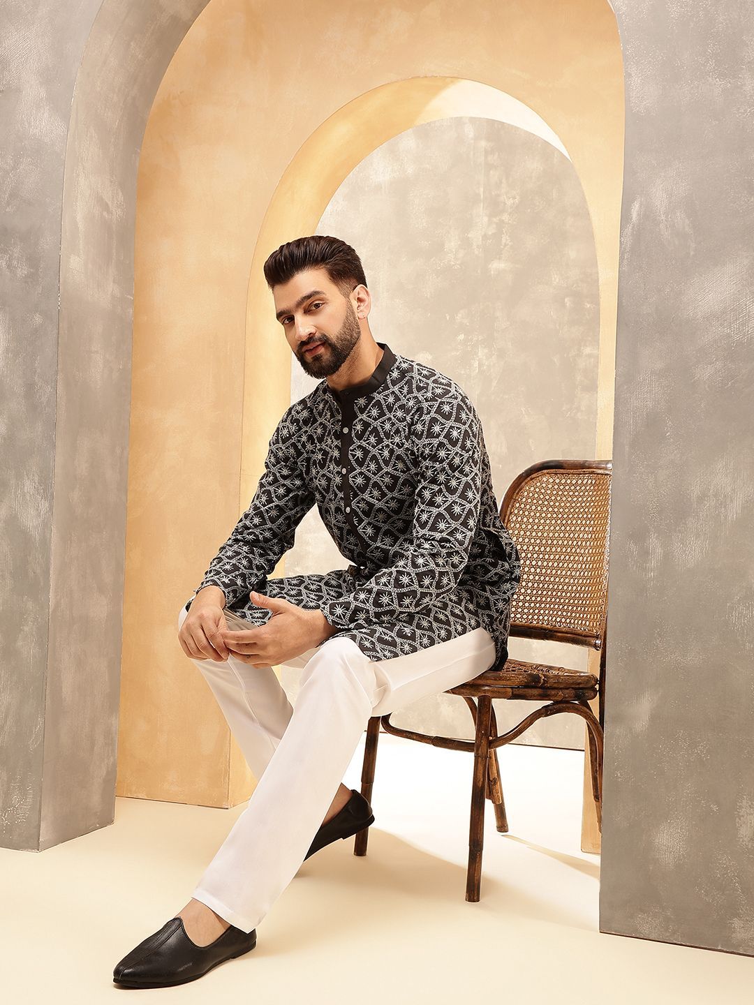 Anouk Black And White Floral Embroidered Band Collar Pure Cotton Kurta With Trouser