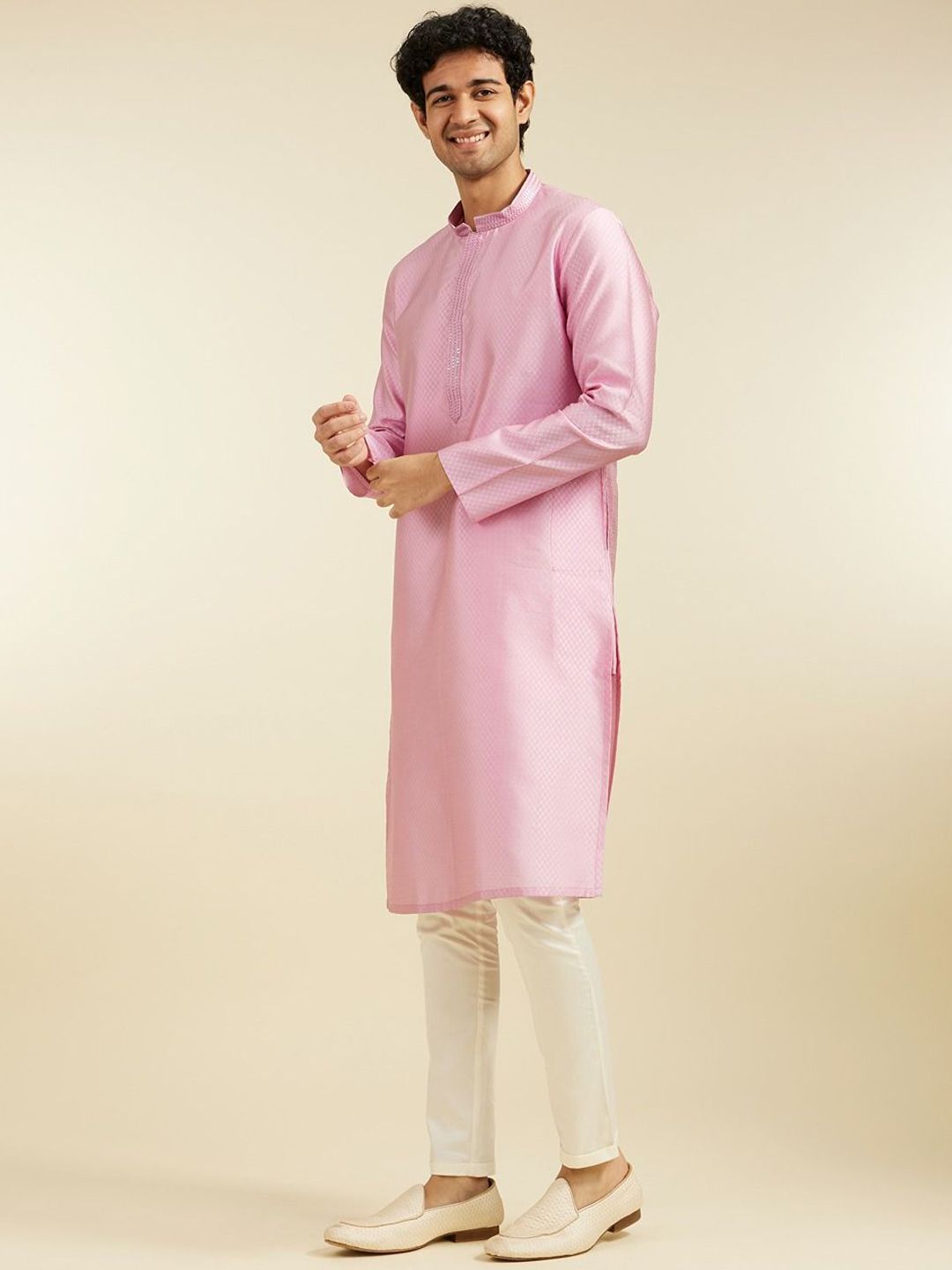 Diwas oleh Manyavar Ethnic Motifs Design Woven Sequinned Thread Work Art Silk Kurta