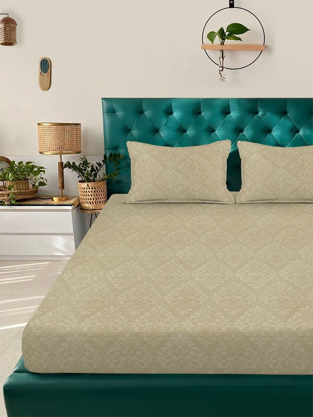 KLOTTHE Beige Floral Timbul 300 TC Cadar Katil King Dengan 2 Sarung Bantal- 2.5 m x 2.25 m