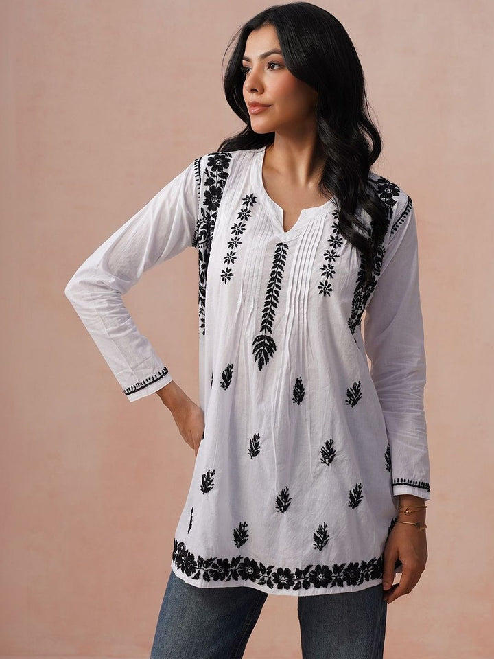 Rumah Wanita Chikankari Motif Etnik Bersulam Kurta Chikankari