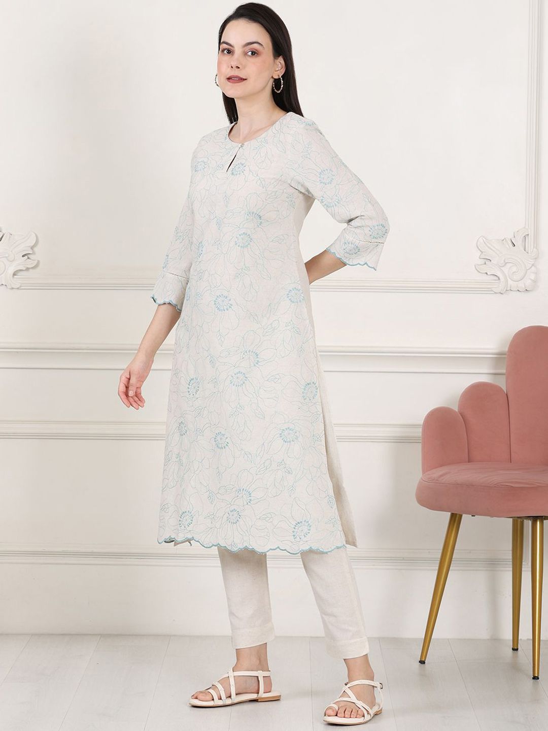 W Women Thread Work Kurta