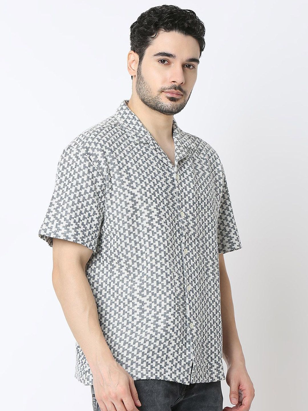 SPYKAR Men Relaxed Fit Cuban Collar Geometric Printed Cotton Casual Shirt