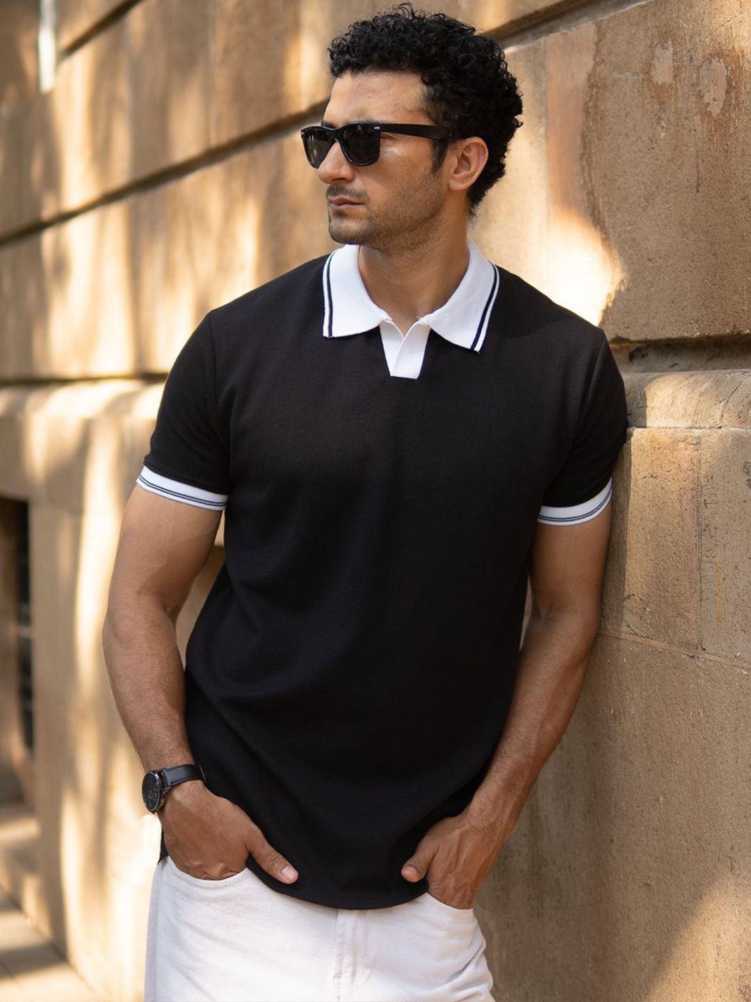 Powerlook Men Black Contrast Collar T-Shirt