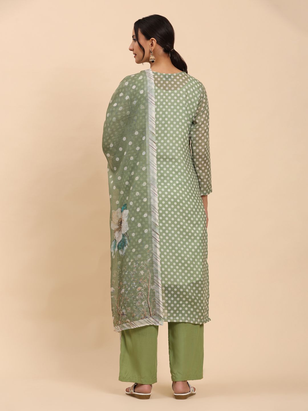 Mamicha Women Floral Embroidered Thread Work Kurta And Trouser With Dupatta