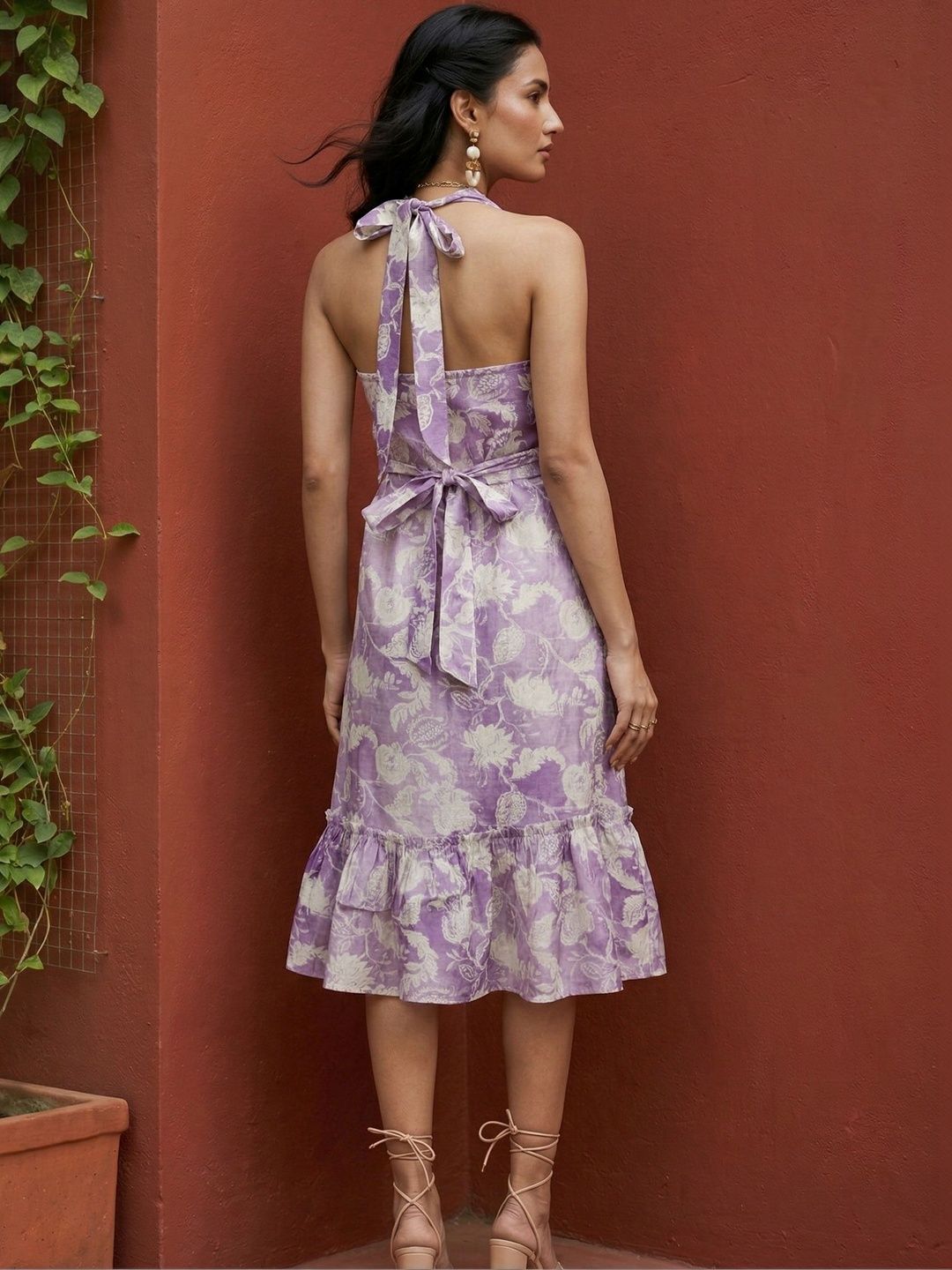 Mamicha Floral Printed Halter Neck Ruffled Crepe Fit And Flare Midi Dress