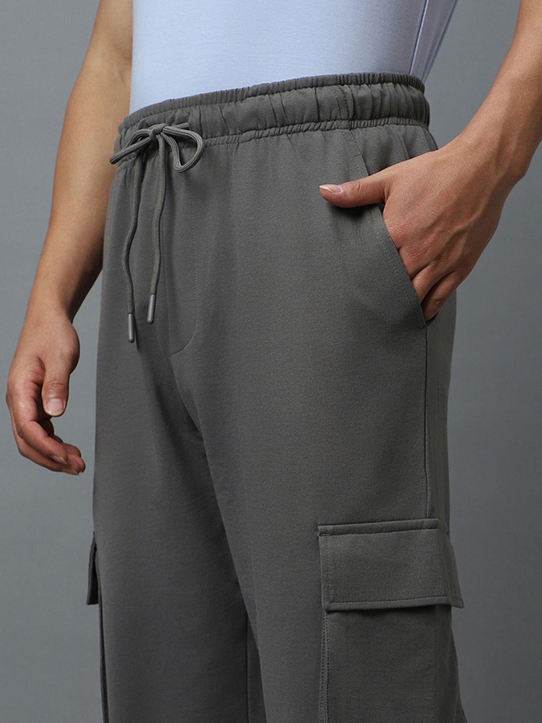 Bewakoof Air 1.0 Men Mid Rise Oversized Cotton Cargo Joggers