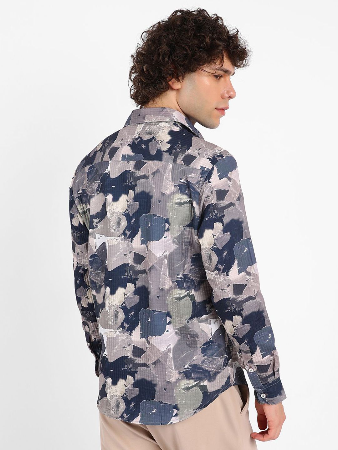 Campus Sutra Men Comfort Spread Collar Abstract Printed Casual Shirt