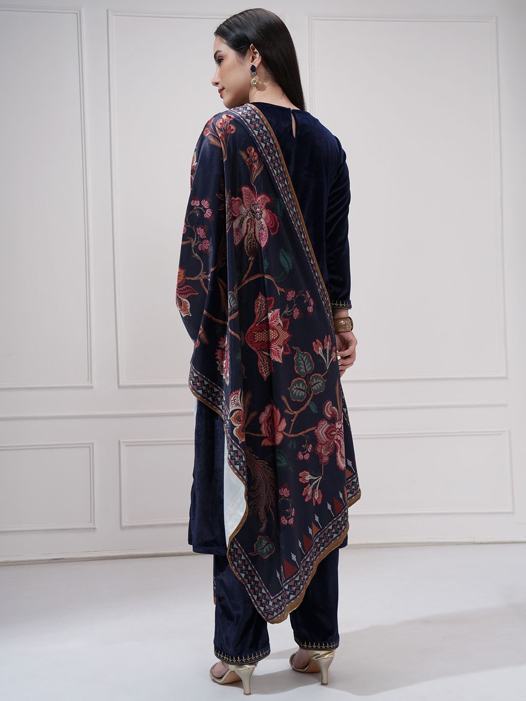 Vishudh Floral Yoke Design Round Neck Thread Work Straight Kurta With Trousers & Dupatta