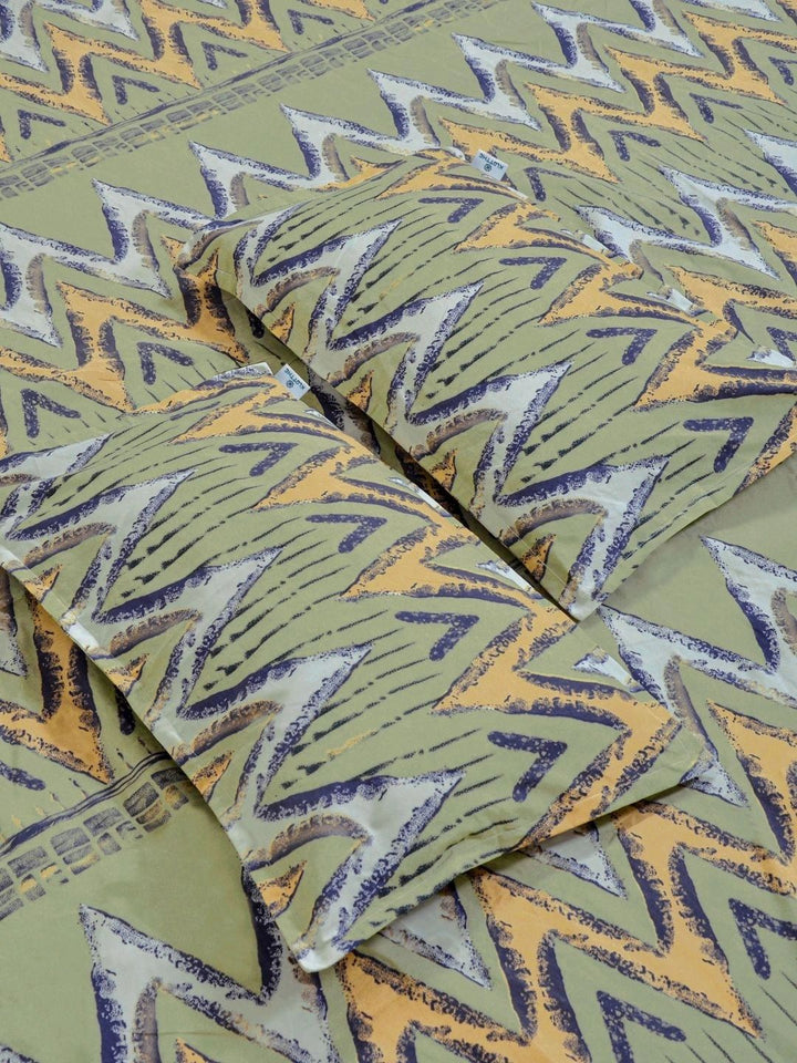 Myntra Elegant Homes Green Geometric 300 TC King Double Bedsheet with 2 Pillow Covers