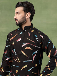 SOJANYA Men Embellished Thread Work Kurta