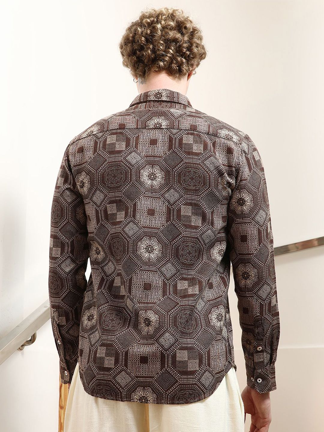 Campus Sutra Geometric Printed Casual Shirt