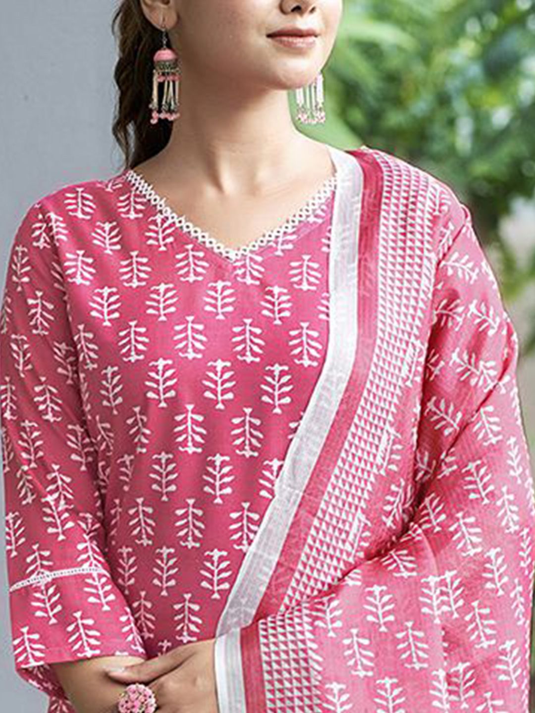 KALINI Floral Printed Gotta Patti Straight Kurta with Trousers & Dupatta