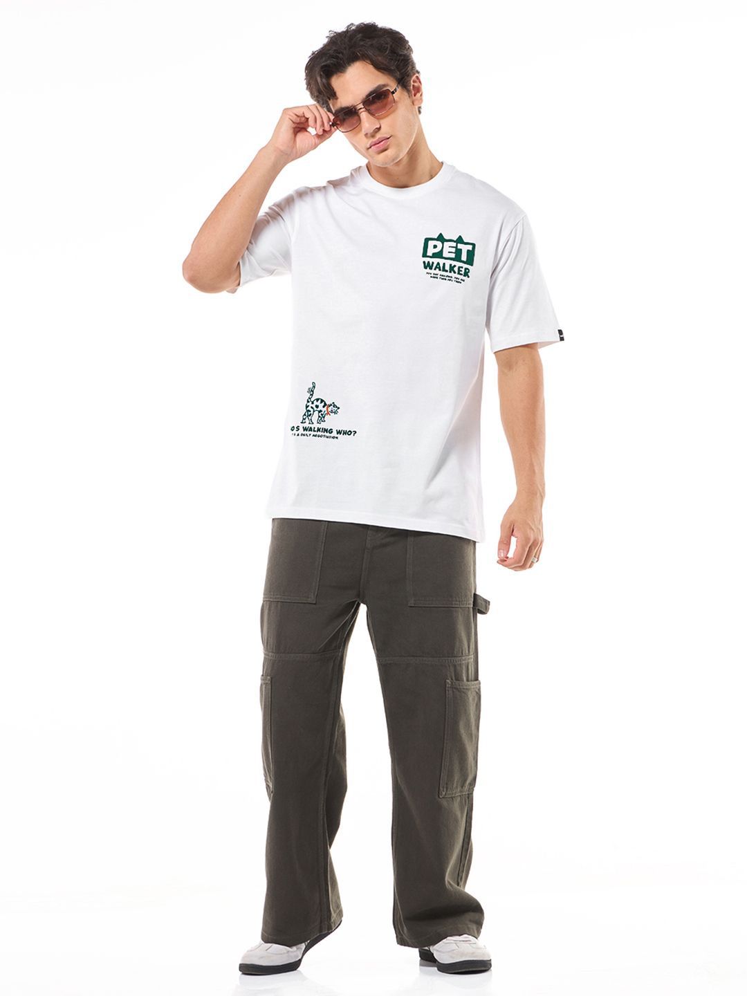 Bewakoof Men Graphic Printed Round Neck Cotton Pure Cotton Oversized T-shirt