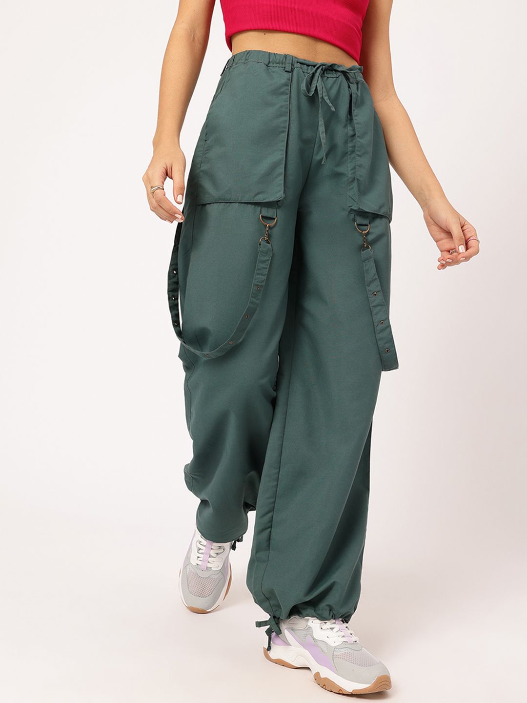 DressBerry Laid-back Fashionable Women Cargo Style Relaxed Joggers