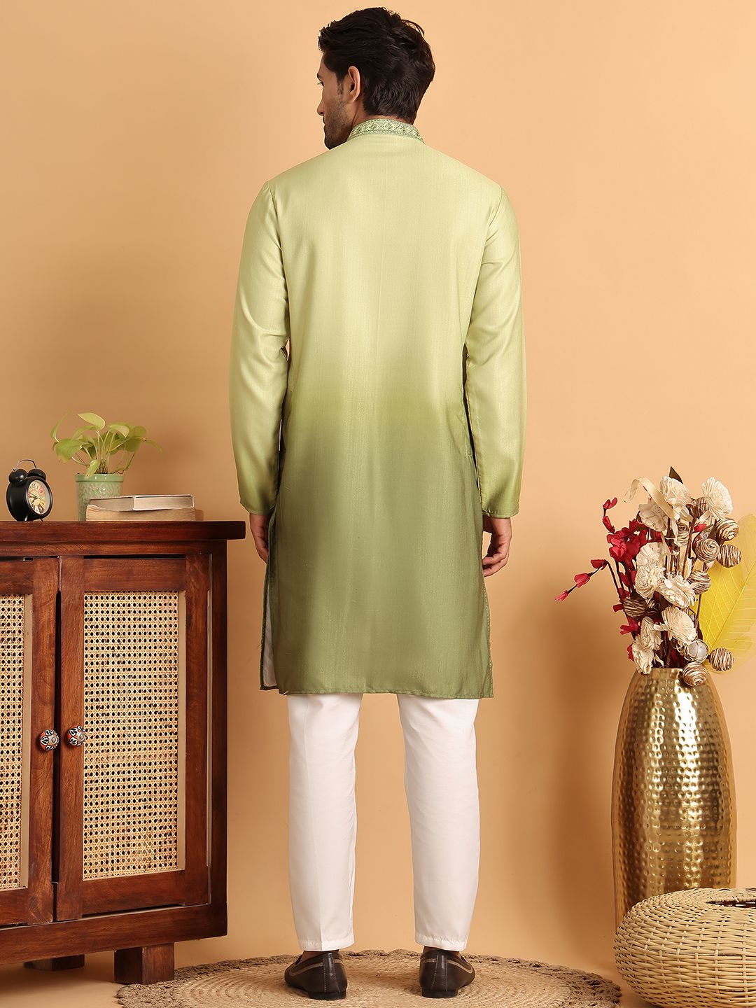 Jompers Men Ethnic Motifs Embroidered Regular Sequinned Kurta with Pyjamas