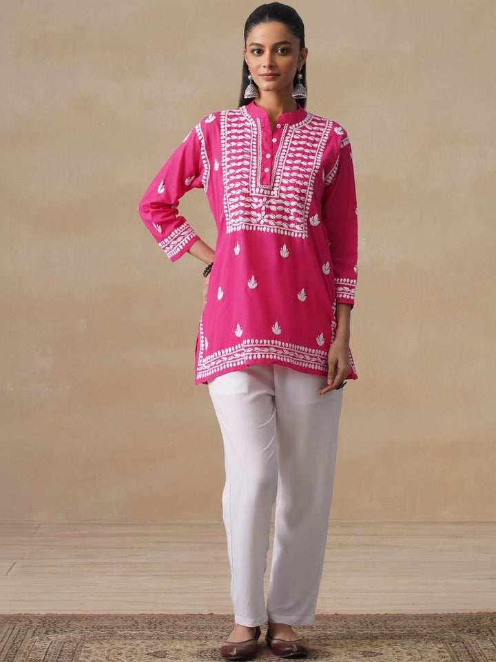 House of Chikankari Women Solid Fuchsia Embroidered Kurti