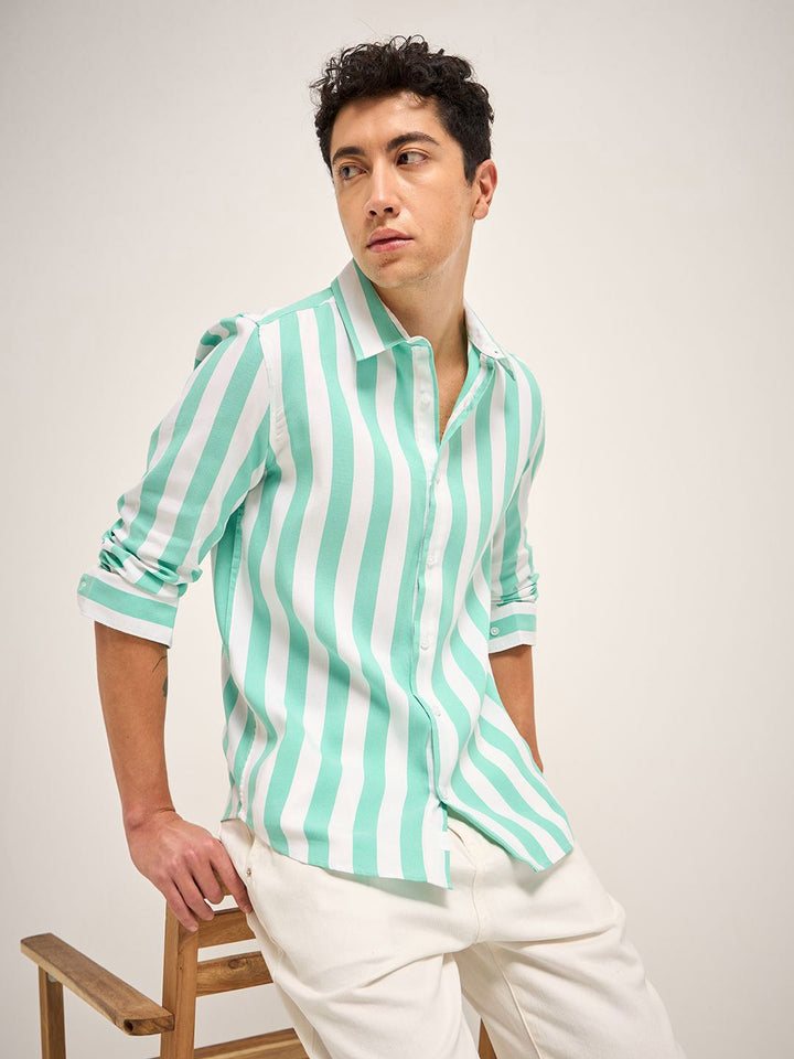 THE BEAR HOUSE Men Vertical Striped Cotton Slim Fit Casual Shirt