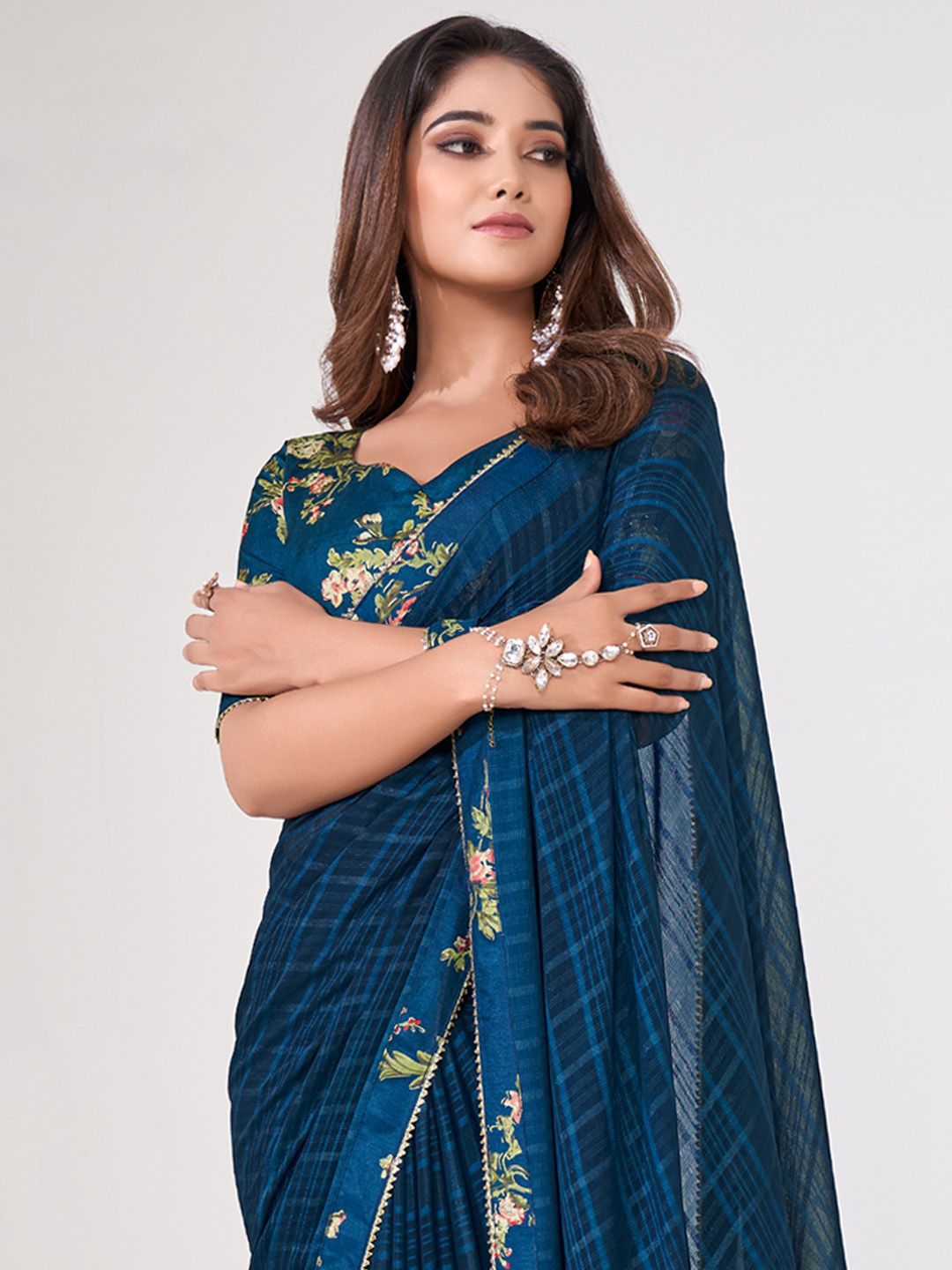 Saree mall Checked Gotta Patti Poly Georgette Sarees