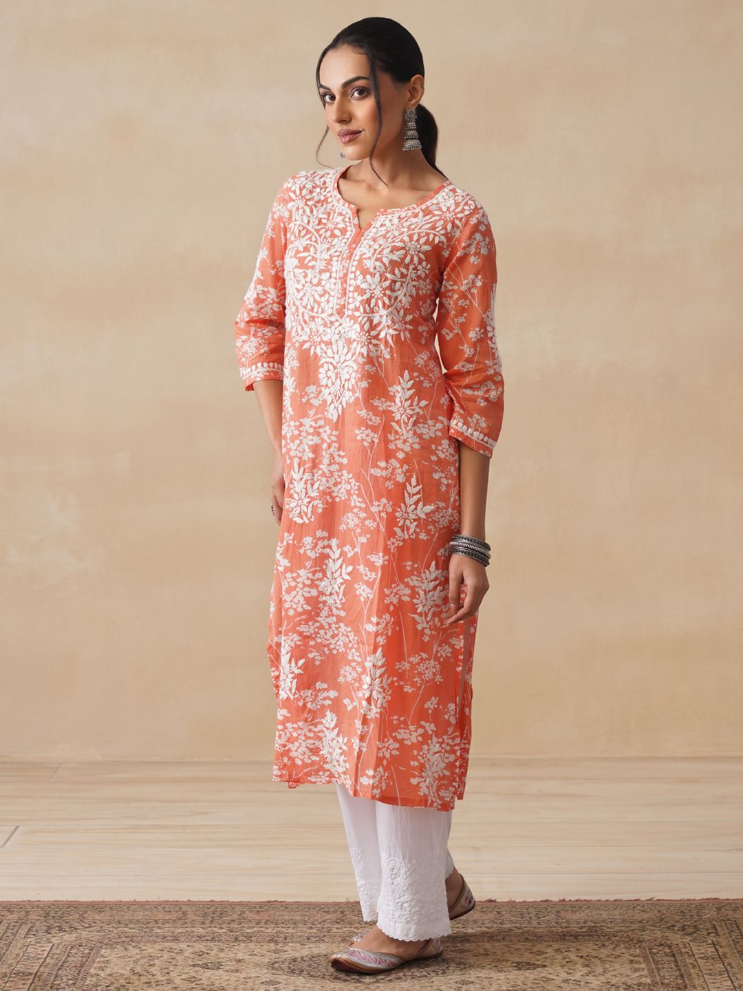 Rumah Wanita Chikankari Kurta Bersulam Mulmul Chikankari Jingga