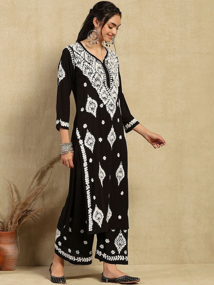 Set Seluar Kurta Motif Etnik Bersulam House of Chikankari