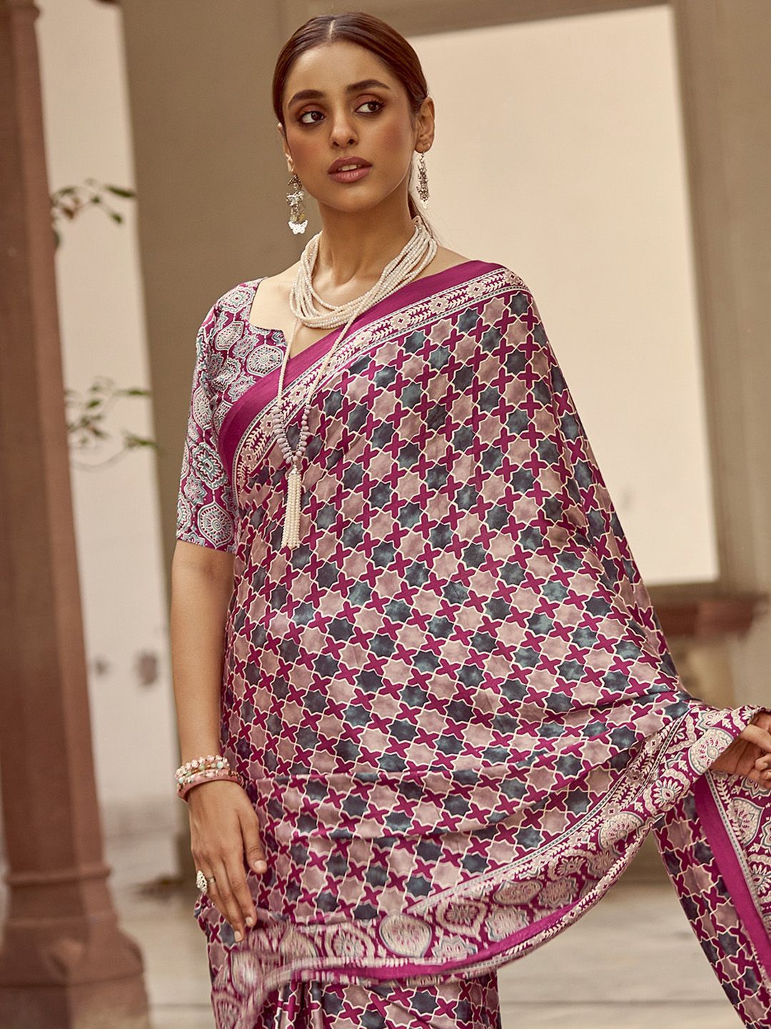Saree mall Ethnic Motifs Poly Crepe Block Print Sarees