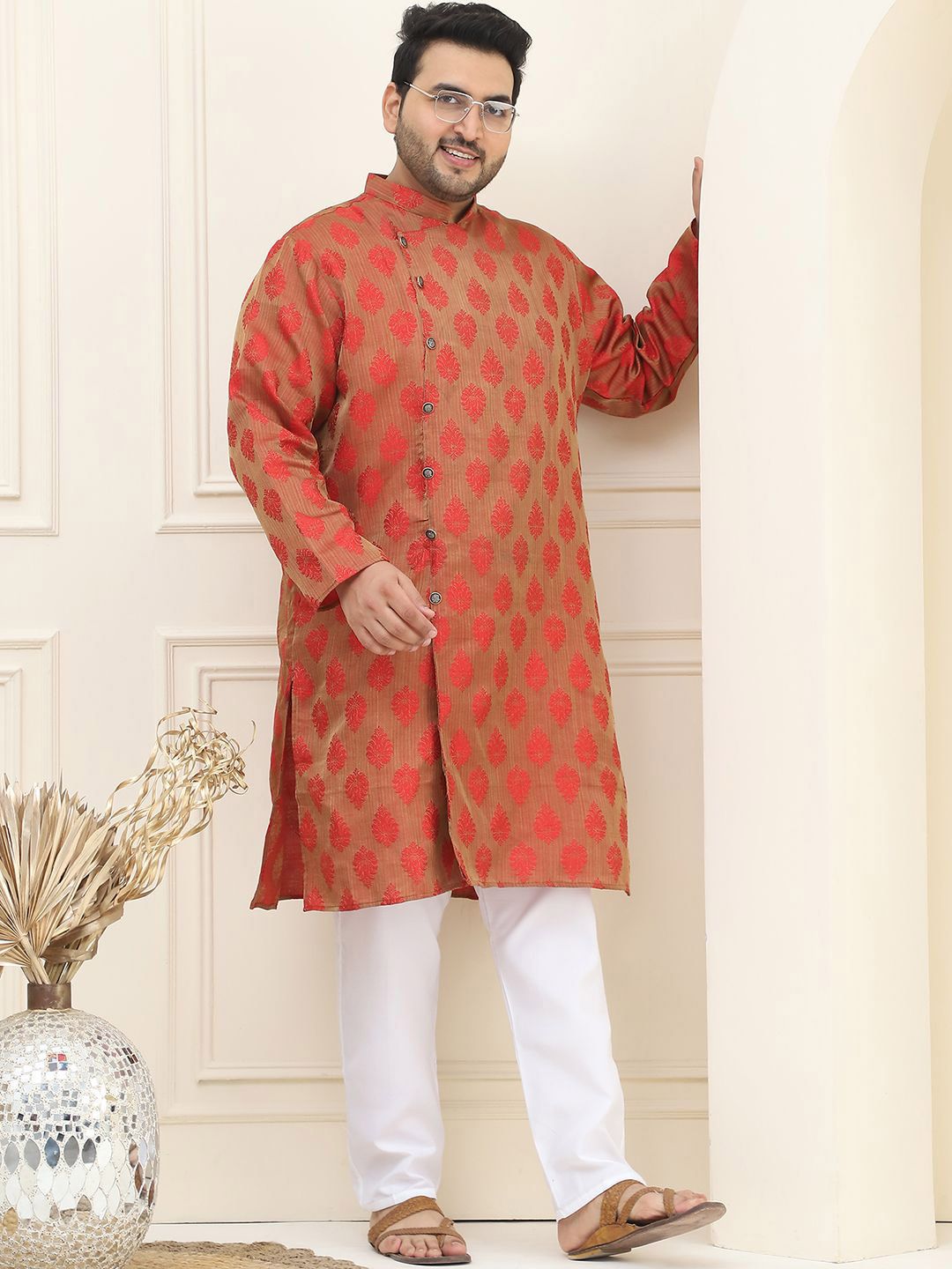 SOJANYA PLUS Plus Size Ethnic Motifs Embroidered Thread Work Kurta with Pyjama