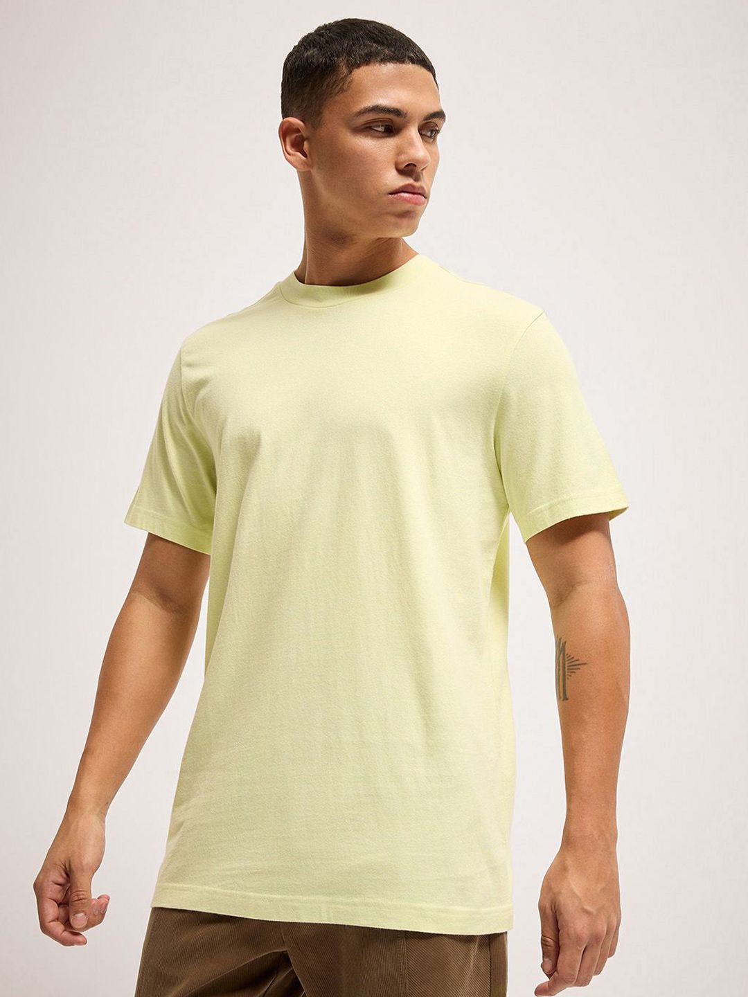 THE BEAR HOUSE Men Solid Round Neck Pure Cotton Relaxed Fit T-shirt