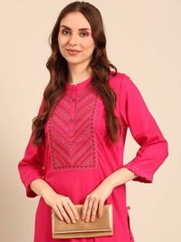 Anouk Fuchsia Floral Embroidered Pure Cotton Straight Kurta