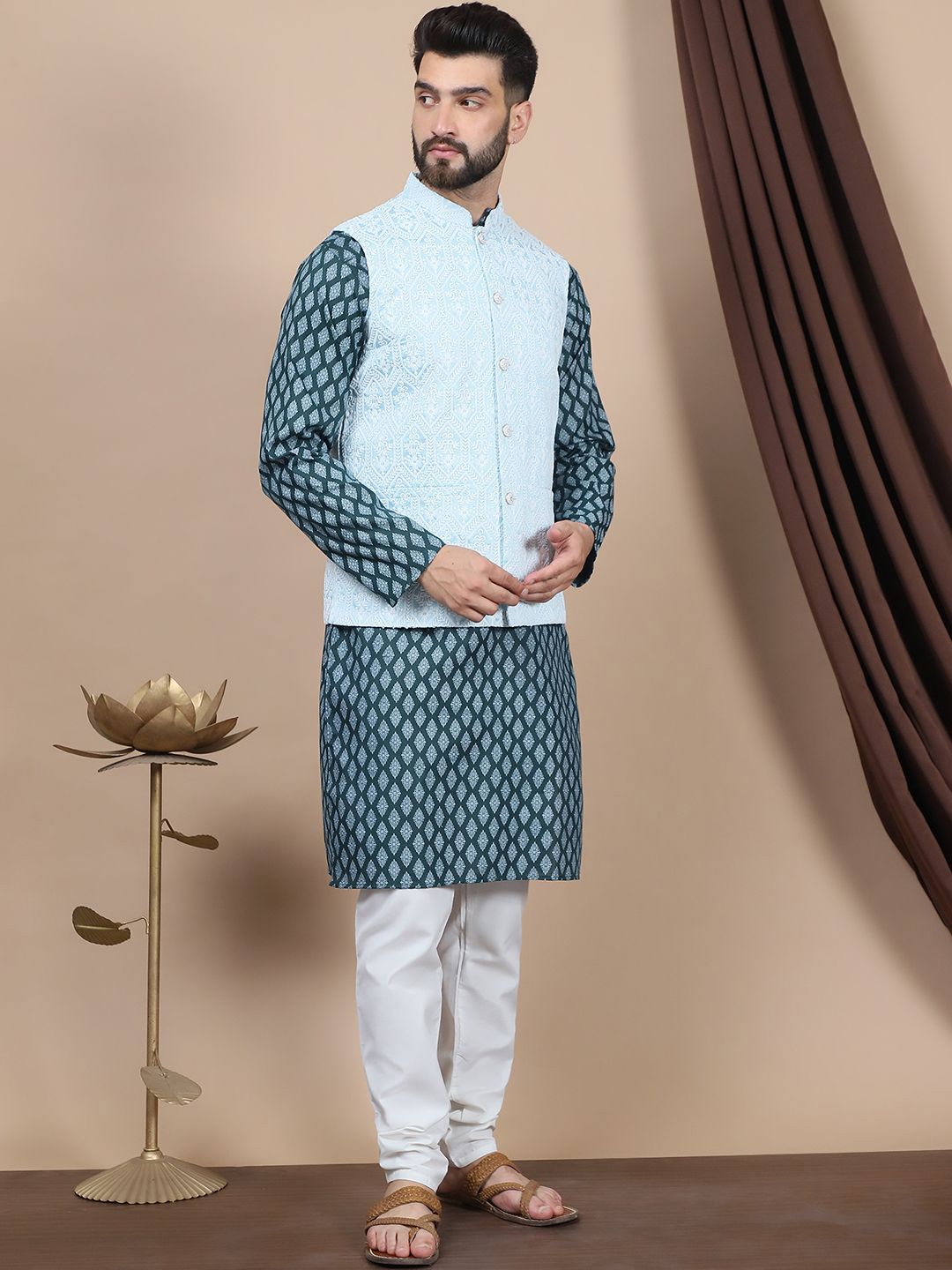 Motif Etnik Hijau Anouk Bercetak Kurta Kapas Tulen Lurus dengan Jaket Churidar & Nehru