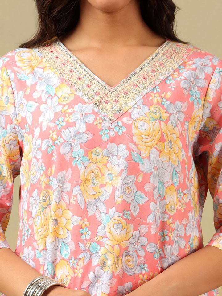 Mamicha Women Floral Printed Regular Thread Work Pure Cotton Kurta with Trousers & With Dupatta